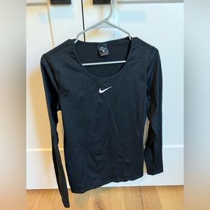 Nike dri fit women’s long sleeve thermal size medium